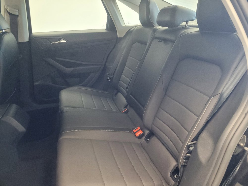 Used 2024 Volkswagen Jetta SE image 18