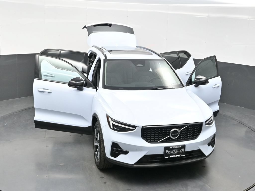 New 2026 Volvo XC40 B5 Plus w/ Climate Package AWD/4WD image 40
