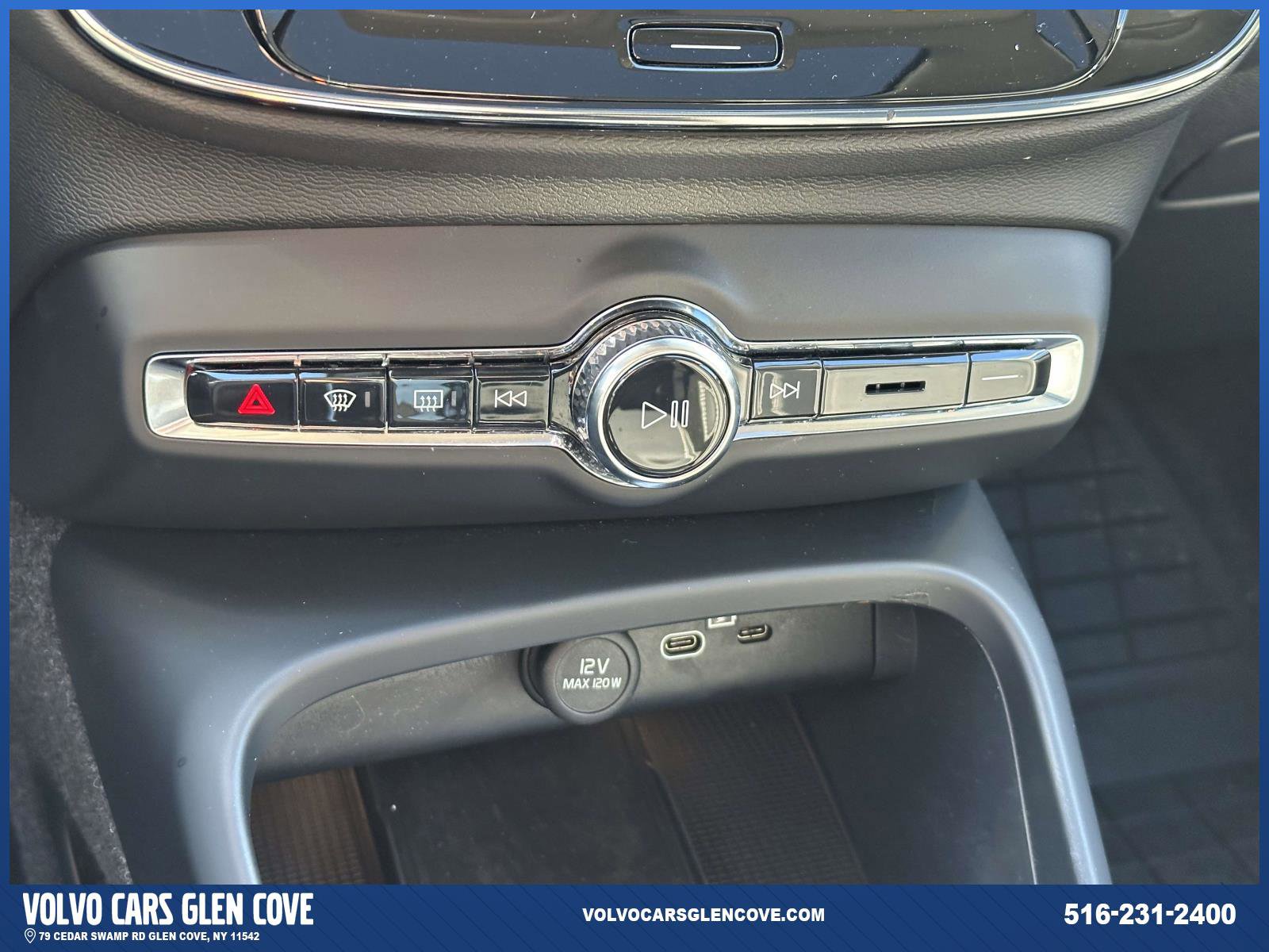 Used 2026 Volvo XC40 B5 Plus w/ Protection Package Premier image 25