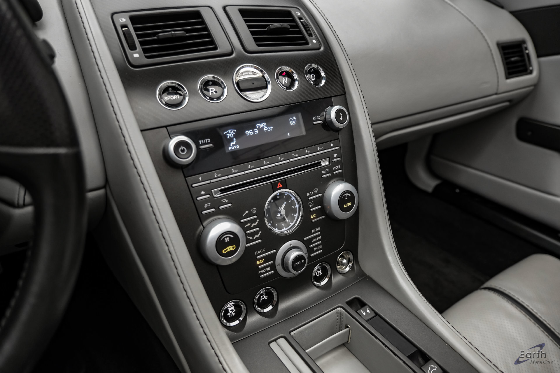 Used 2015 Aston Martin V8 Vantage GT RWD image 67