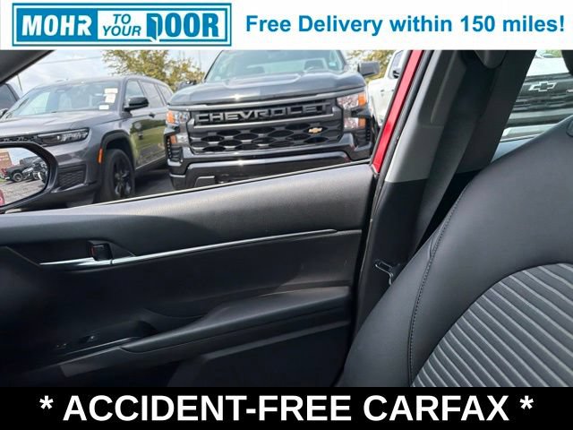 Used 2020 Toyota Camry SE w/ Convenience Package FWD image 32
