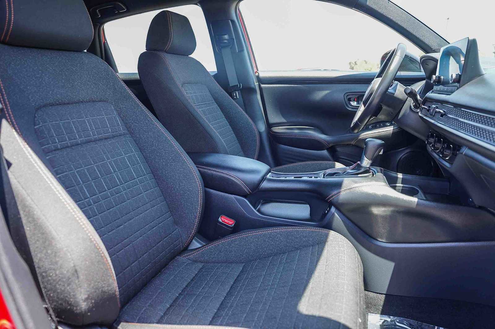 Used 2025 Honda HR-V Sport image 16