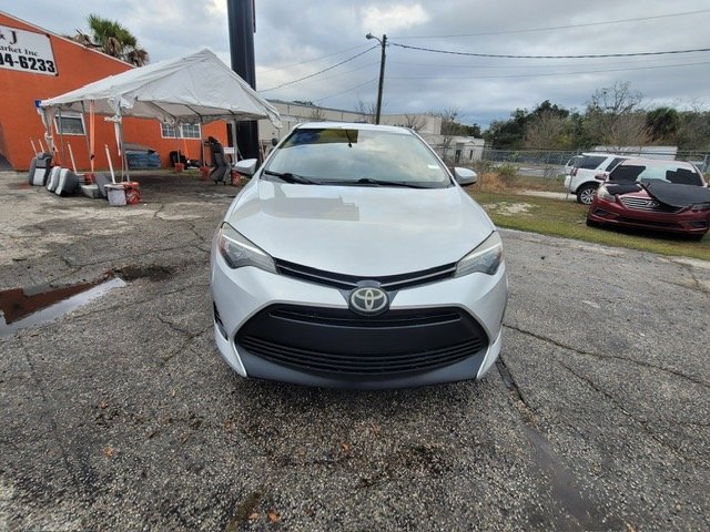 Used 2017 Toyota Corolla LE FWD image 2