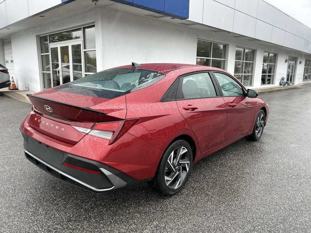 Certified 2025 Hyundai Elantra Sport FWD image 3