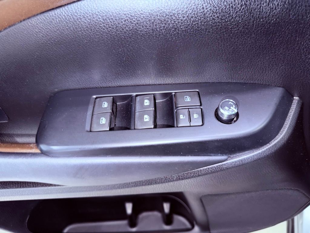 Used 2018 Toyota Highlander Plus FWD image 17