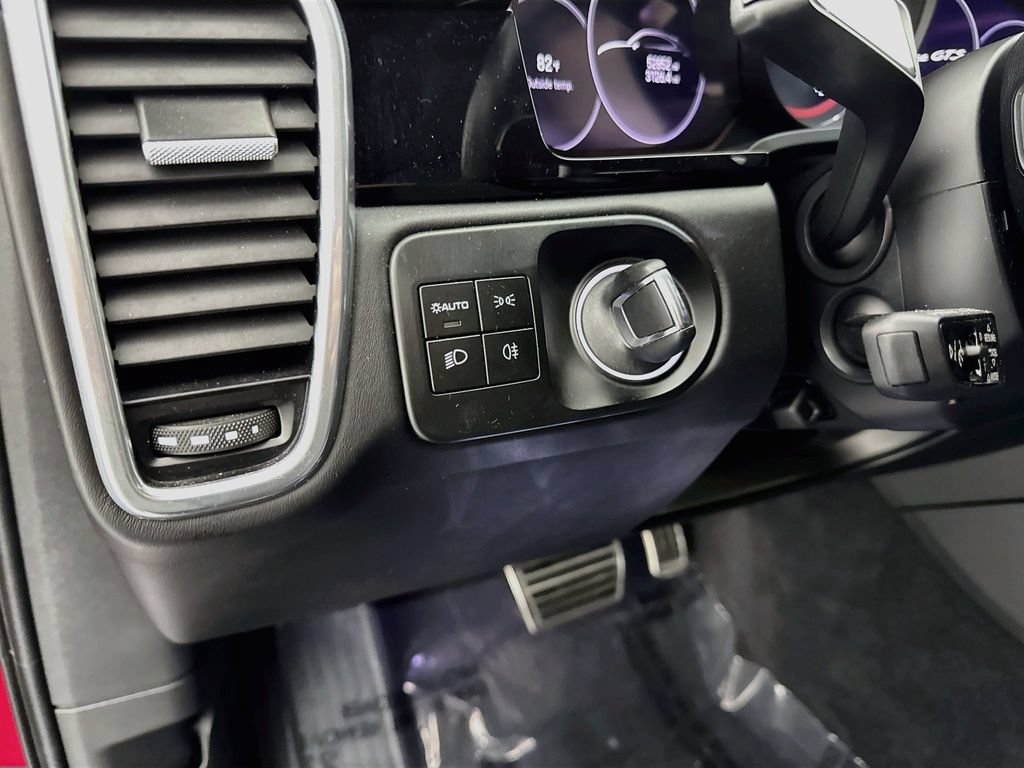 Used 2022 Porsche Cayenne GTS AWD/4WD image 10