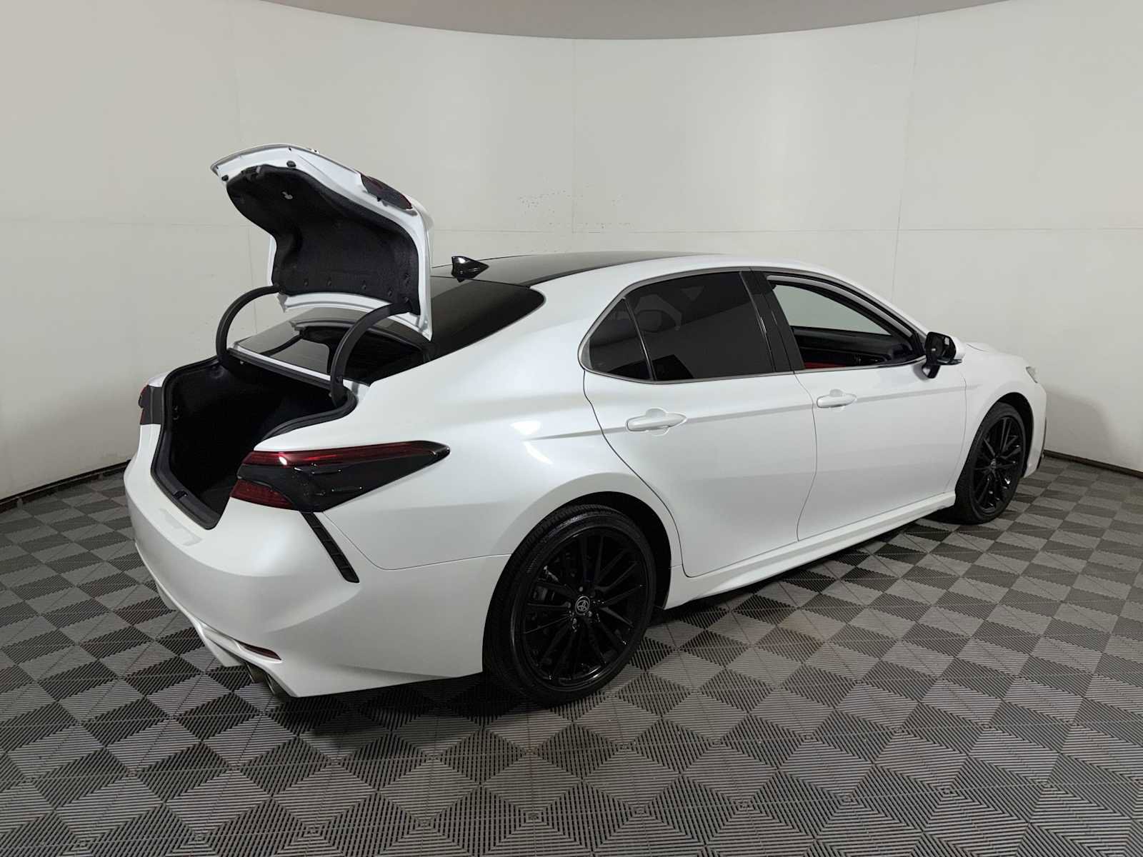 Used 2023 Toyota Camry XSE image 20