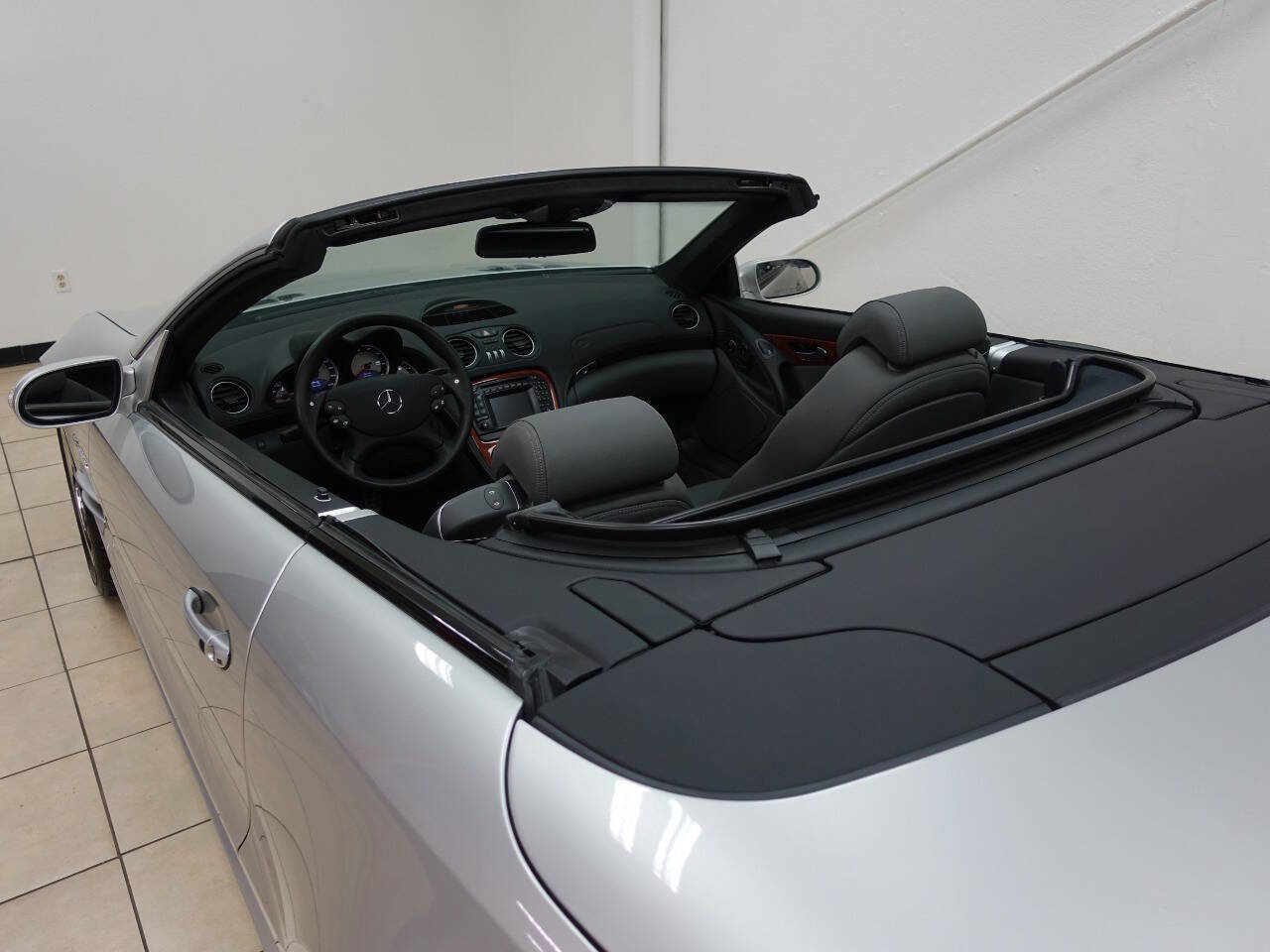 Used 2004 Mercedes-Benz SL 55 AMG SL 55 AMG 2dr Convertible image 6