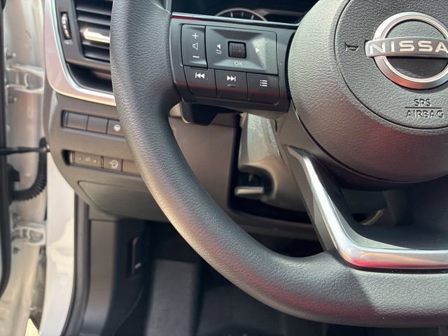Used 2023 Nissan Rogue SV image 22