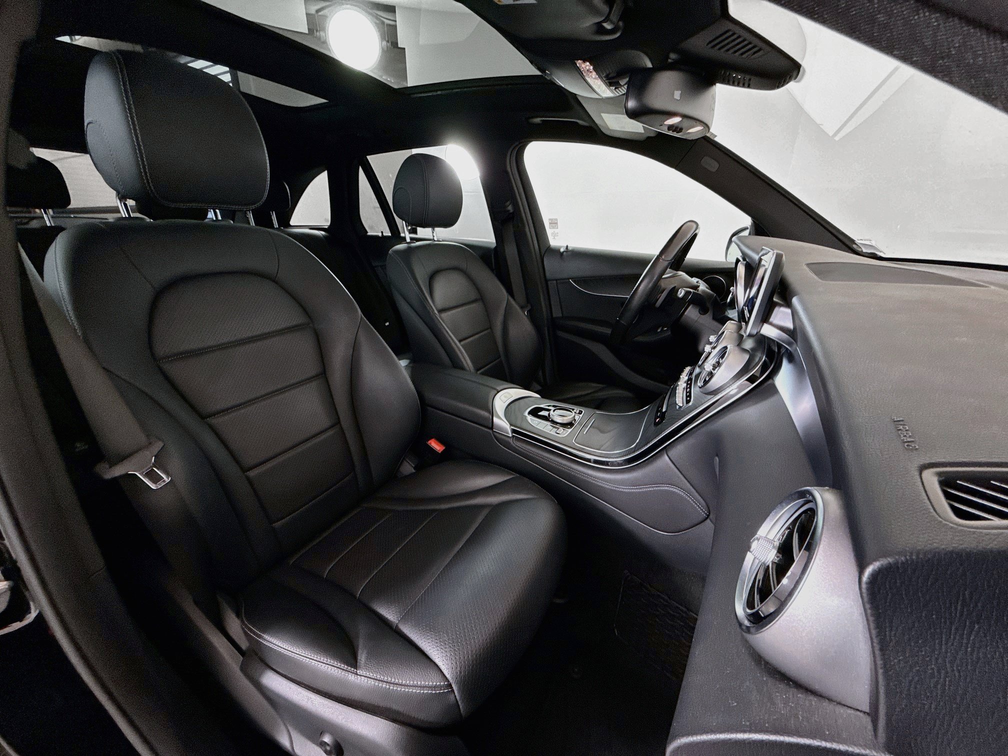 Used 2018 Mercedes-Benz GLC 300 4MATIC image 26