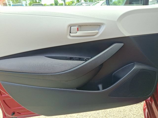 Used 2025 Toyota Corolla LE FWD image 11