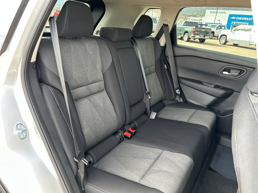 Used 2025 Nissan Rogue SV image 22