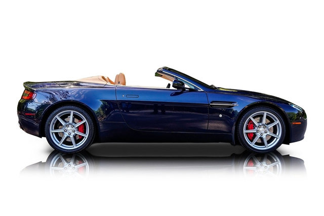 Used 2008 Aston Martin V8 Vantage Roadster RWD image 2