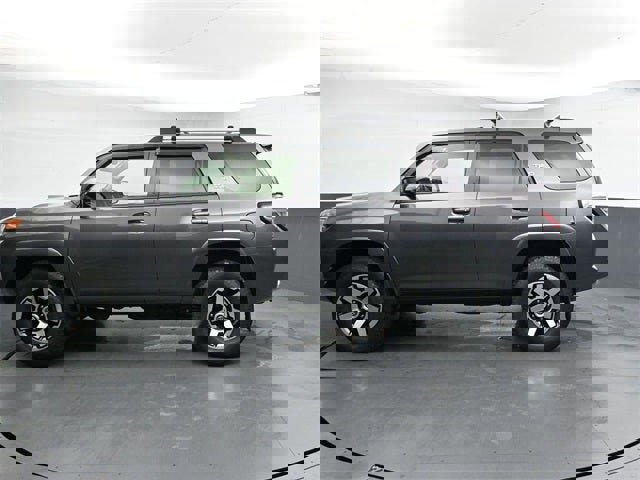 Used 2018 Toyota 4Runner TRD Off-Road image 9