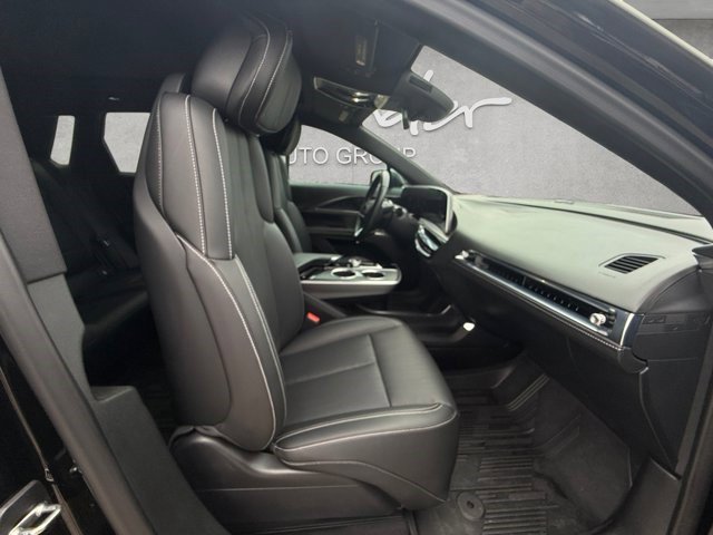 Certified 2024 Cadillac Lyriq Luxury AWD/4WD image 23