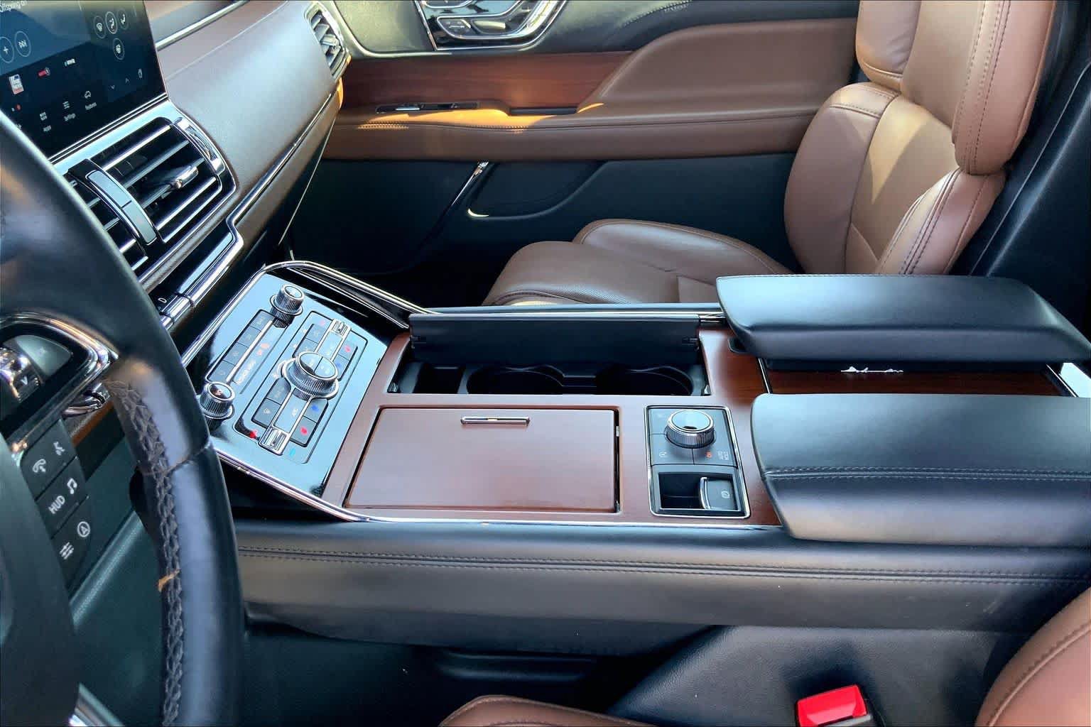 Used 2022 Lincoln Navigator Reserve AWD/4WD image 17