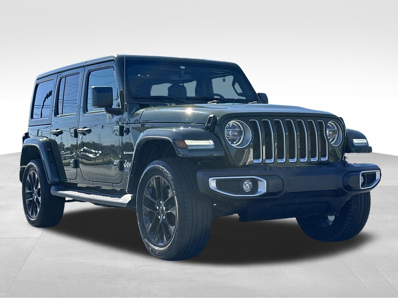 Used 2021 Jeep Wrangler Unlimited Sahara w/ Dual Top Group image 30