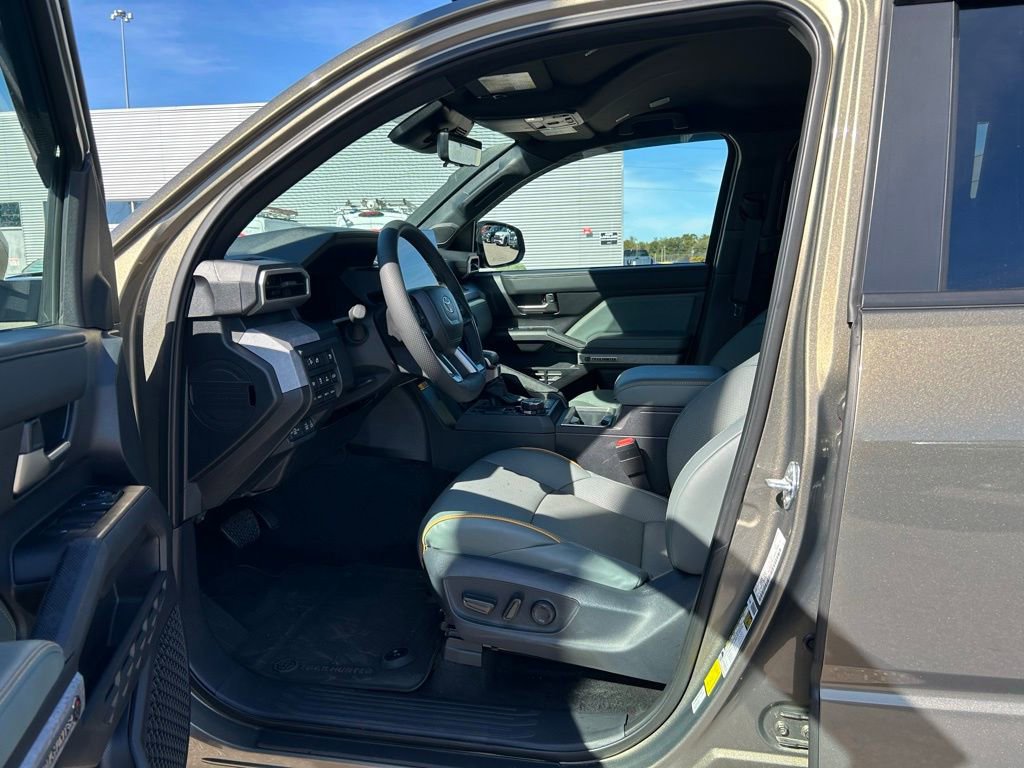 Used 2025 Toyota Tacoma Trailhunter image 15