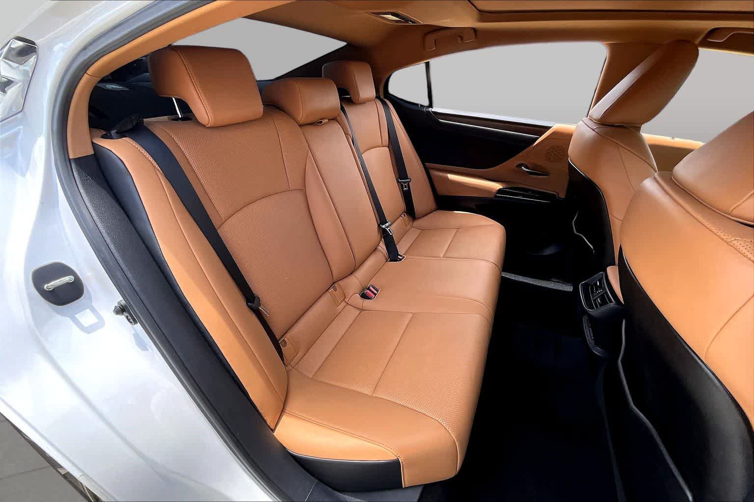 Used 2023 Lexus ES 350 w/ Premium Package FWD image 17