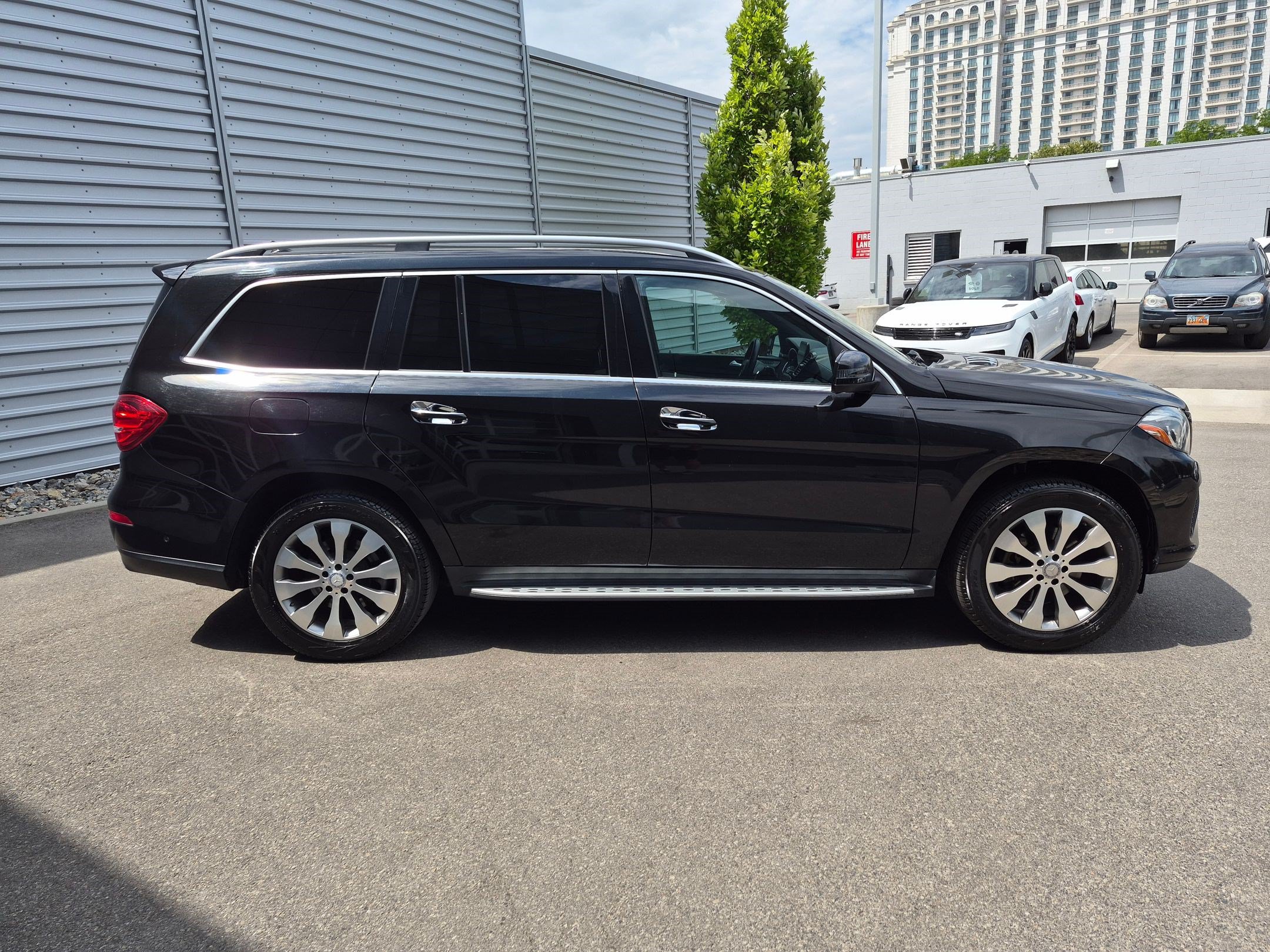 Used 2017 Mercedes-Benz GLS 450 4MATIC image 2