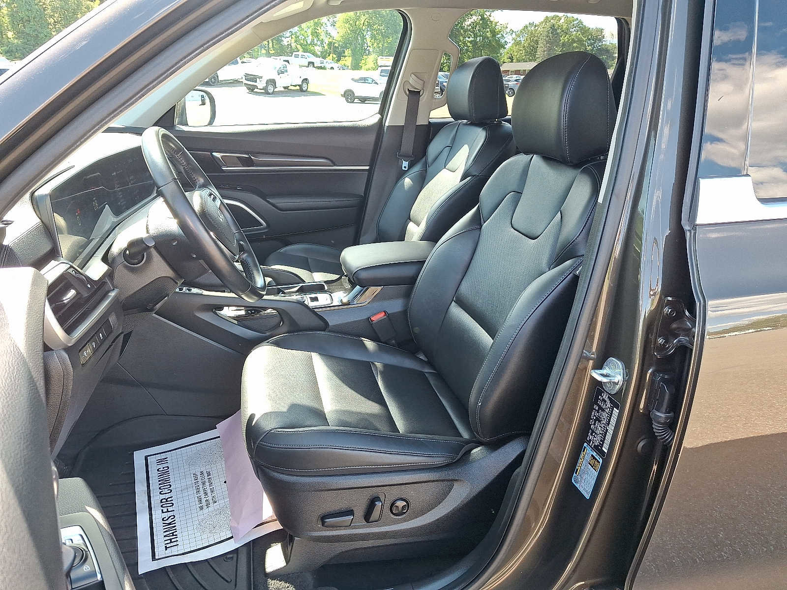 Used 2023 Kia Telluride S image 15