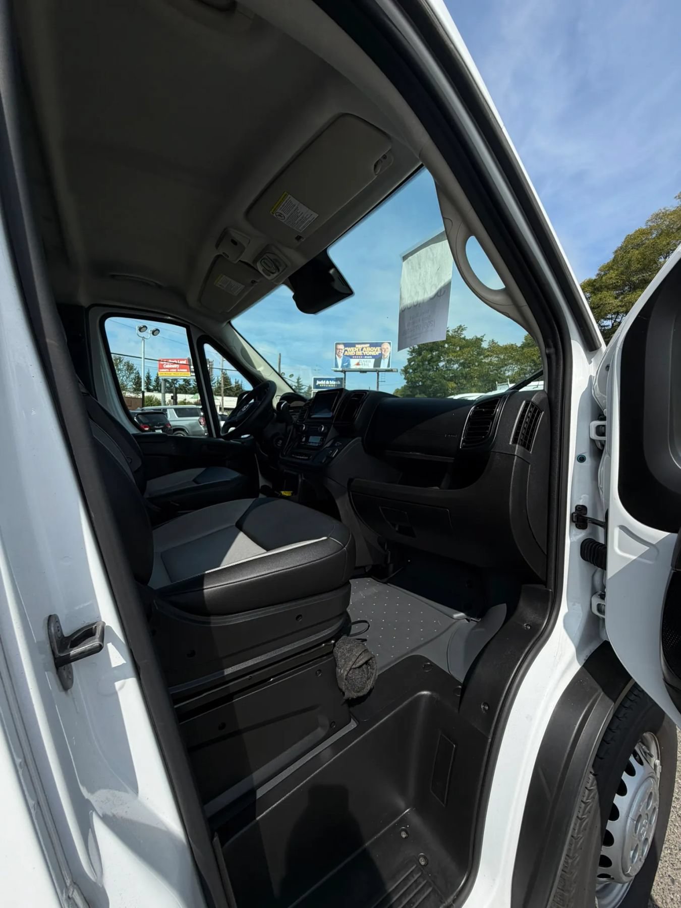 Used 2025 RAM ProMaster 3500 w/ Convenience Group FWD image 27