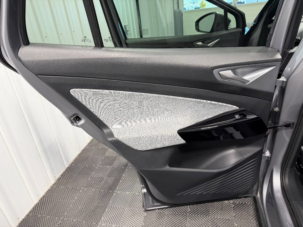 Used 2023 Volkswagen ID.4 Pro image 22