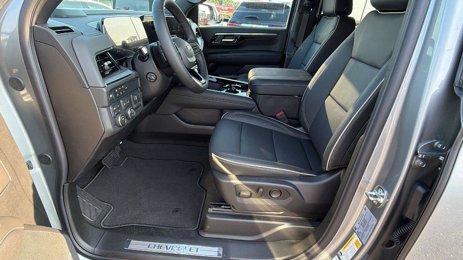 New 2026 Chevrolet Suburban Premier AWD/4WD image 17