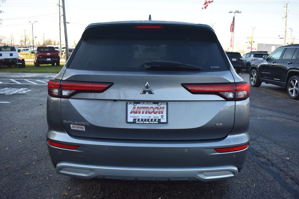 Used 2023 Mitsubishi Outlander SE image 7
