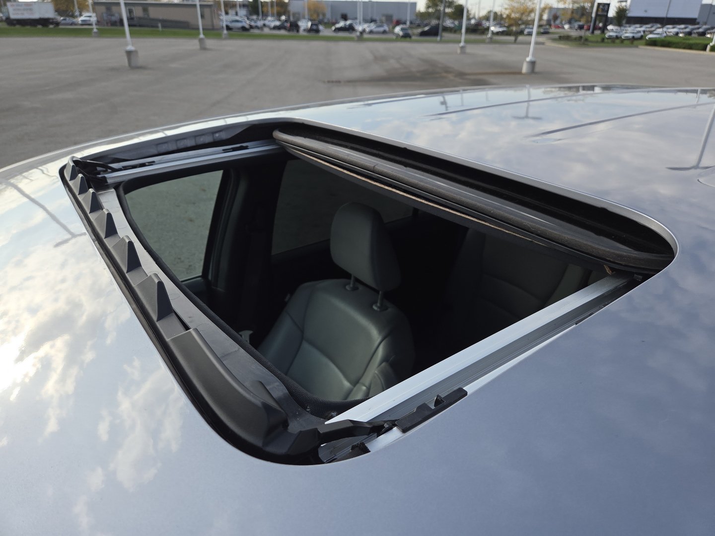 Used 2023 Honda Passport EX-L image 3