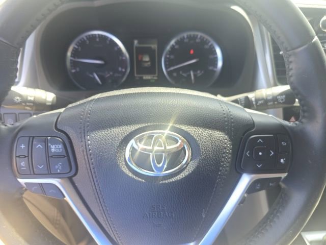 Used 2018 Toyota Highlander XLE image 20