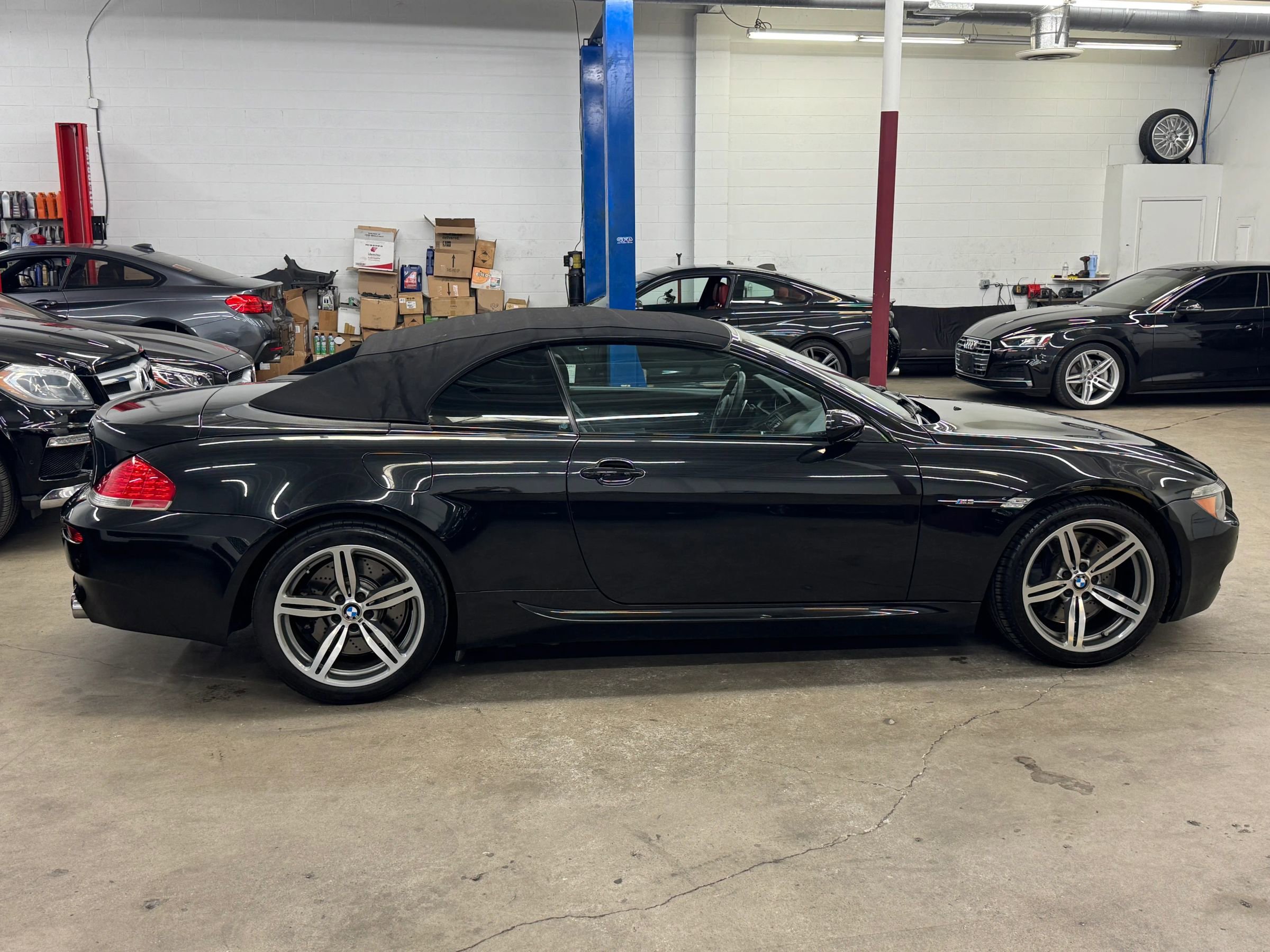Used 2007 BMW M6 Convertible RWD image 7