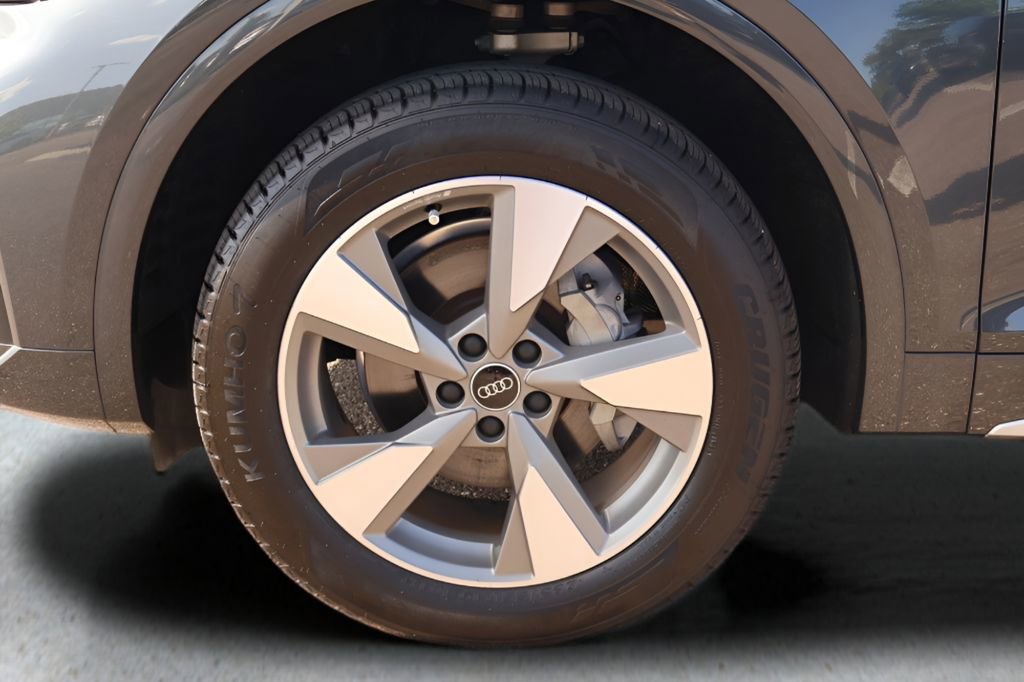 Used 2023 Audi Q5 2.0T Premium Plus AWD/4WD image 30
