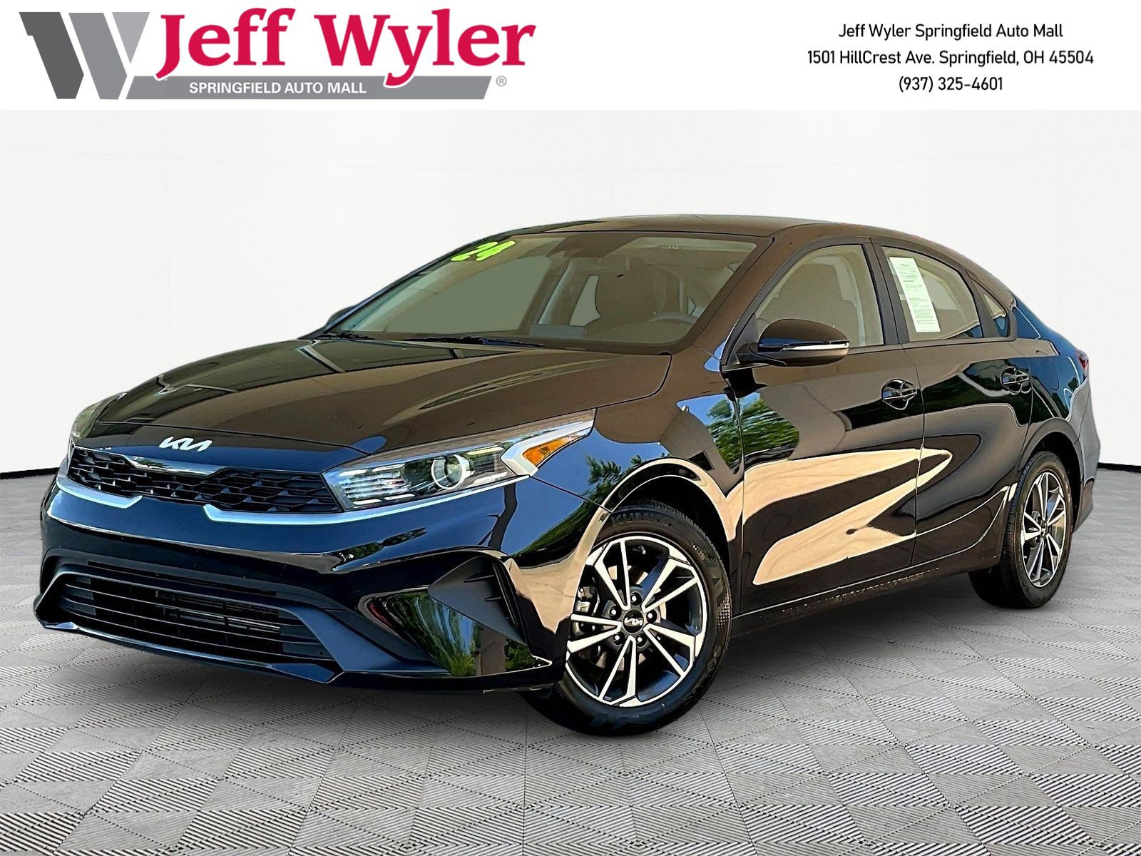 Used 2024 Kia Forte LXS w/ LXS Technology Package FWD image 1