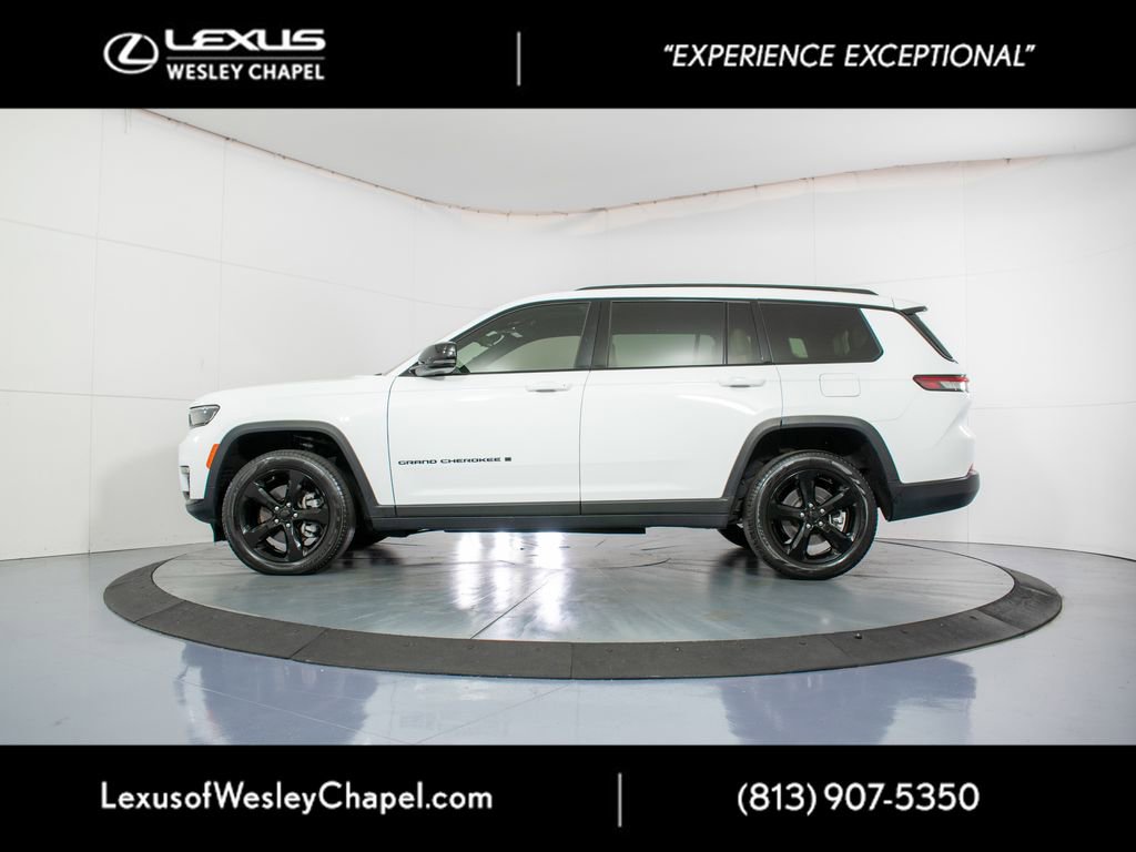 Used 2024 Jeep Grand Cherokee L Limited w/ Black Appearance Package RWD image 10