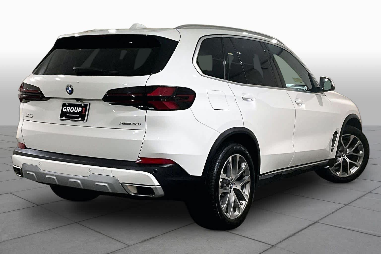 Used 2024 BMW X5 xDrive40i AWD/4WD image 12