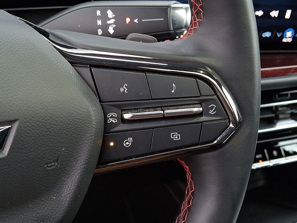 Used 2024 Chevrolet Traverse RS image 24