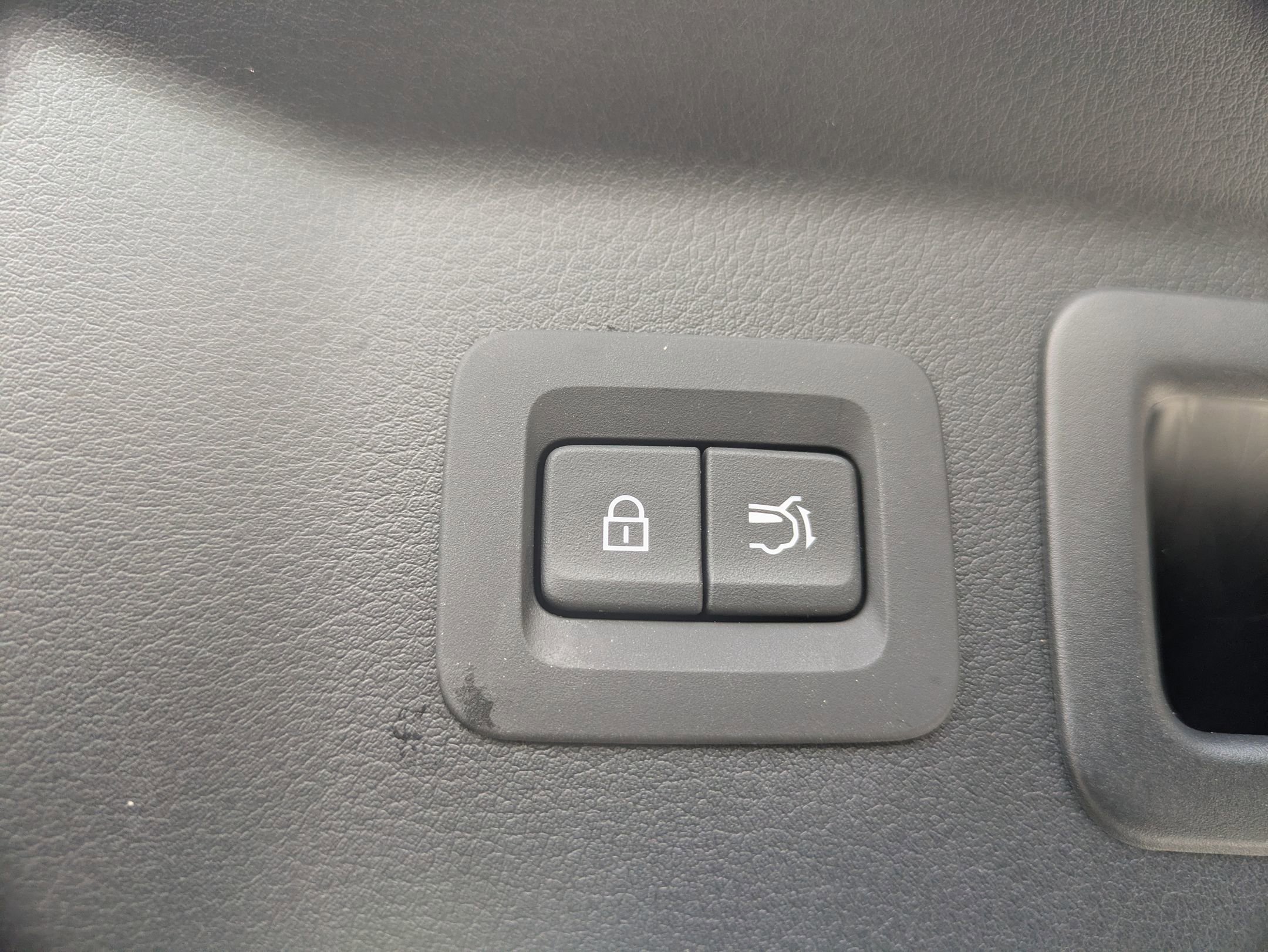 Certified 2025 MAZDA CX-70 Plug-In Hybrid w/ Premium Plus image 34