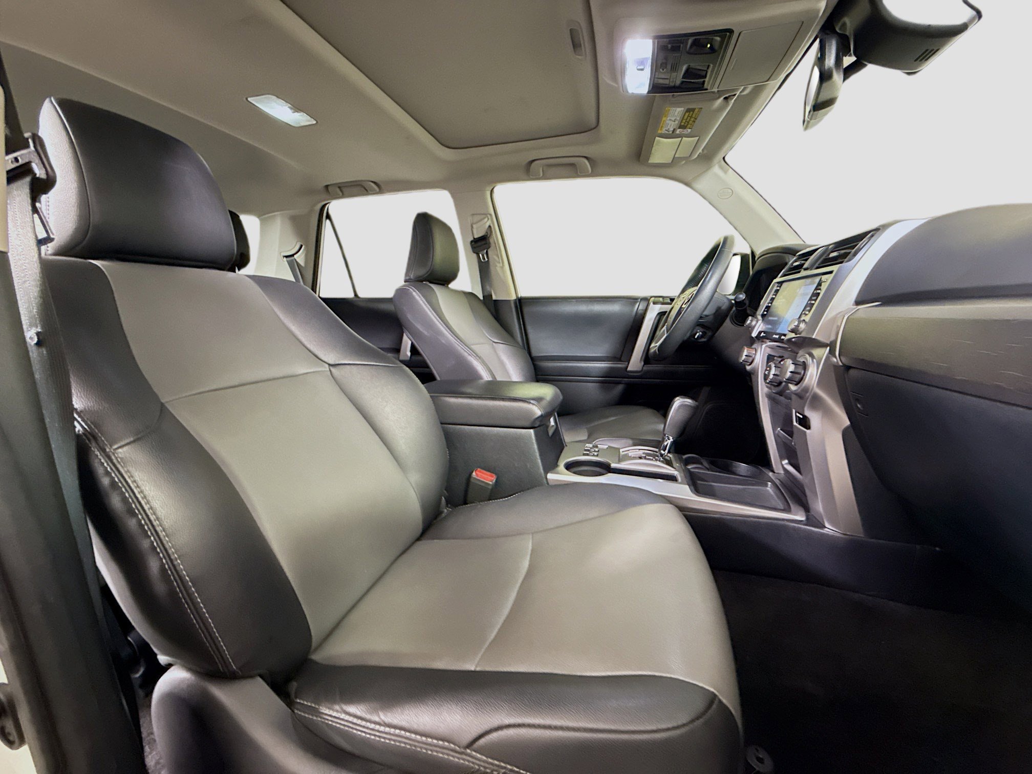 Used 2021 Toyota 4Runner SR5 Premium w/ Moonroof Package RWD image 29