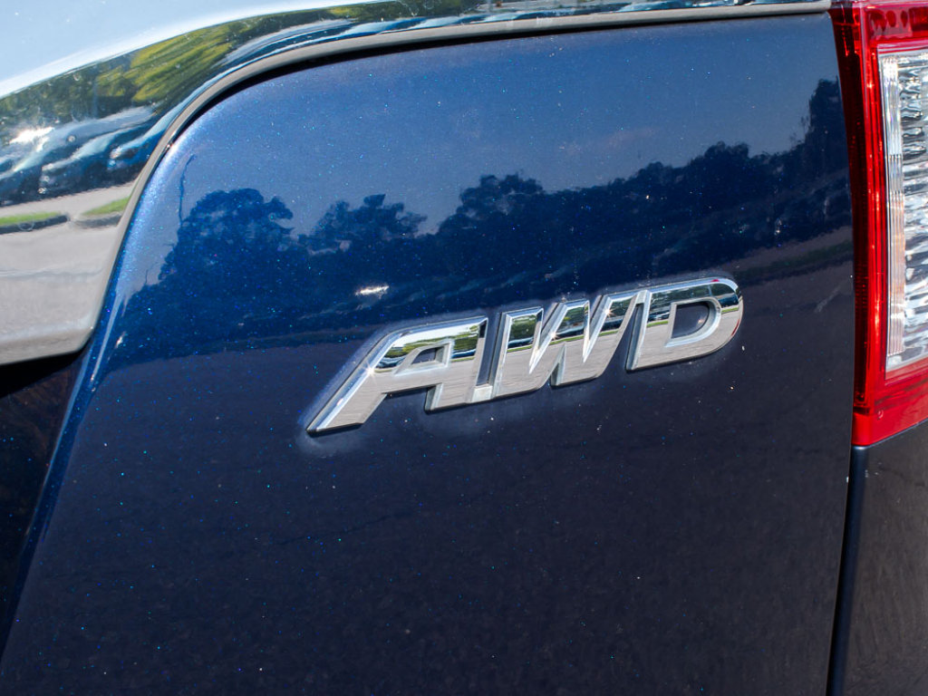 Used 2015 Honda CR-V LX image 11
