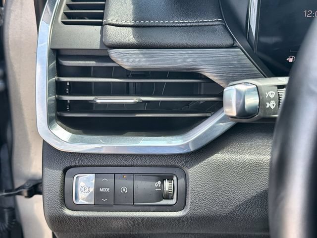 Certified 2026 GMC Acadia Elevation w/ Elevation Premium Package FWD image 17