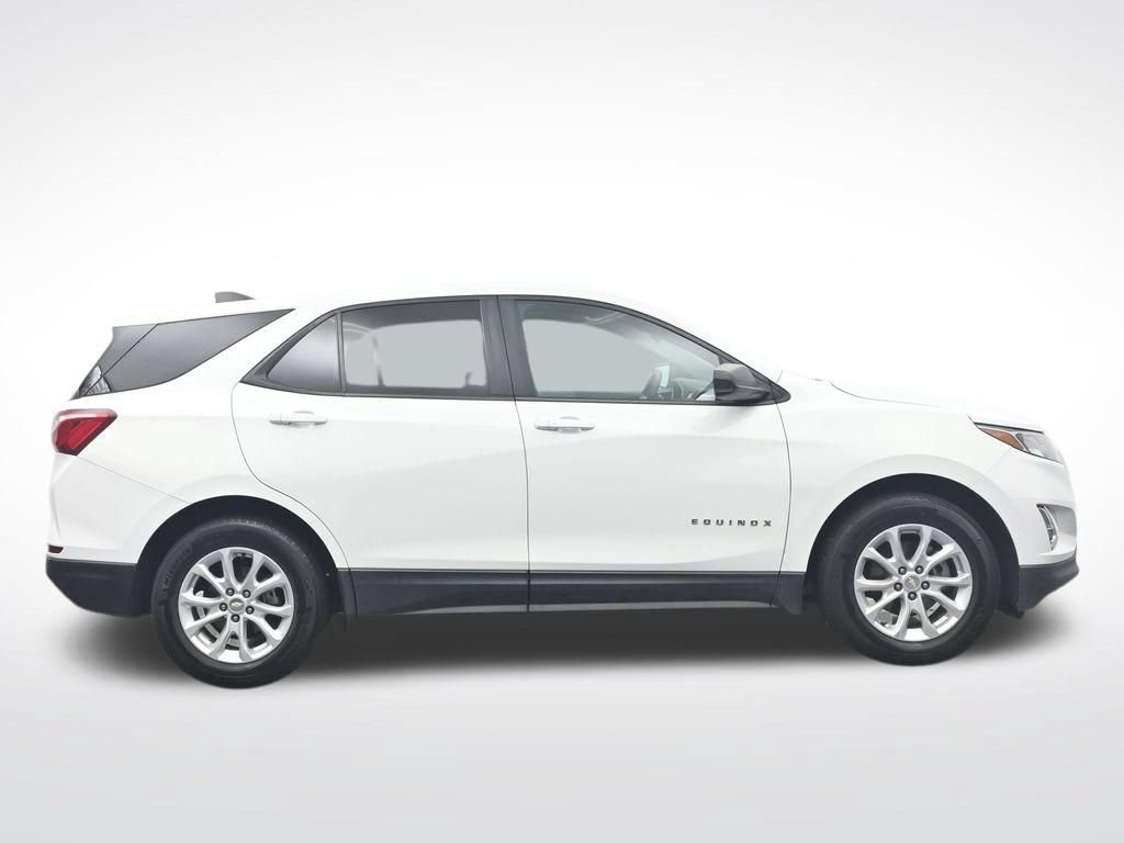 Used 2021 Chevrolet Equinox LS w/ LS Convenience Package FWD image 4