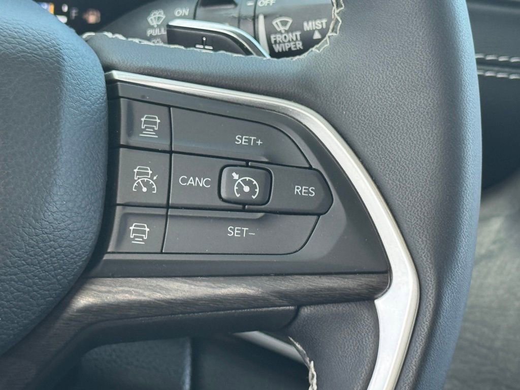 Used 2023 Jeep Grand Cherokee Limited w/ MOPAR Finishing Package image 24