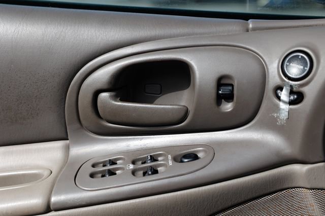 Used 2003 Dodge Intrepid SE image 39