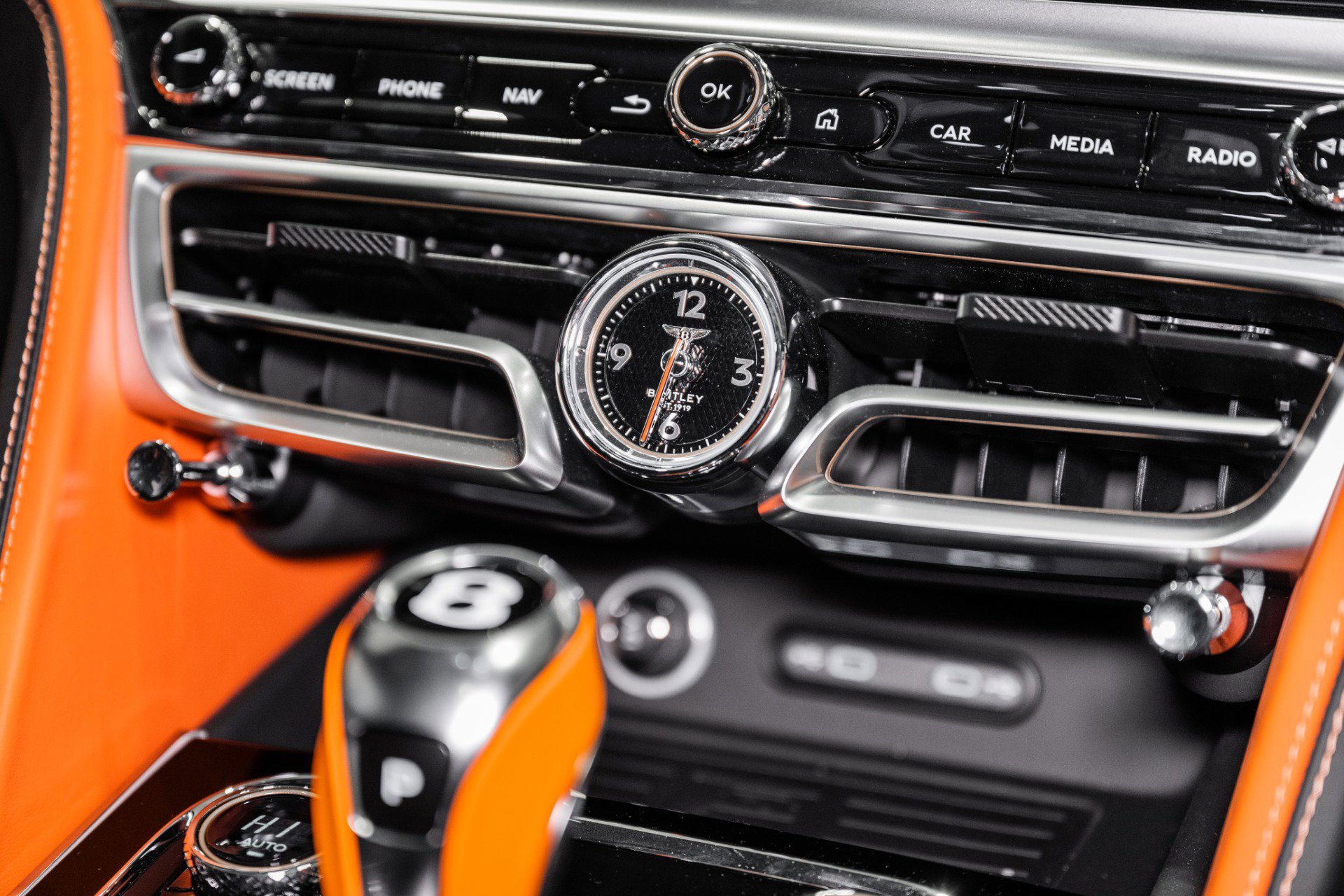 New 2026 Bentley Flying Spur Plug-In Hybrid image 38