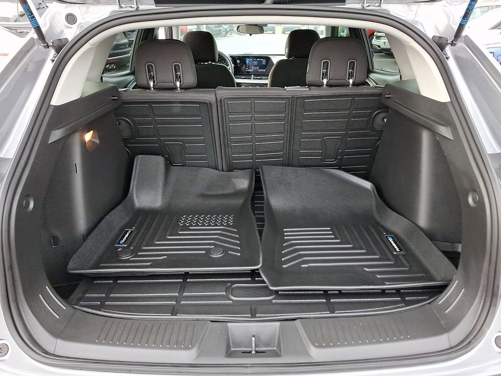 Used 2024 Chevrolet Trax LS image 28