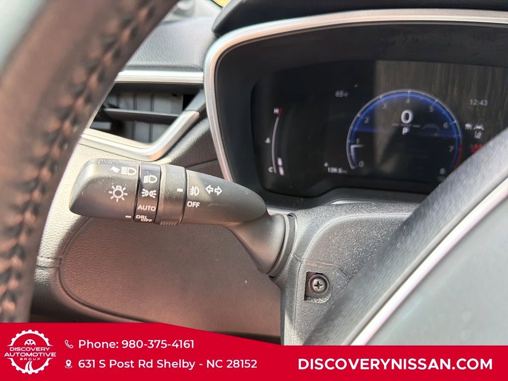 Used 2023 Toyota Corolla Cross XLE w/ Convenience Package FWD image 23