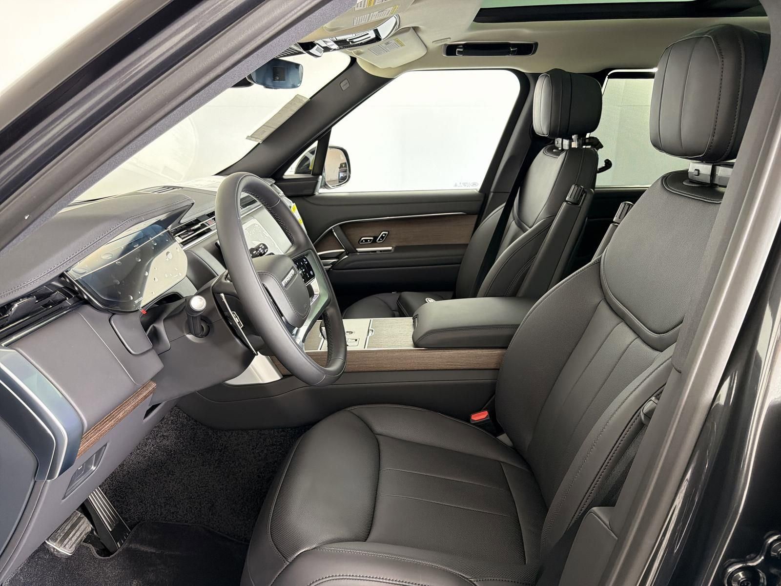 New 2026 Land Rover Range Rover Long Wheelbase SE image 23