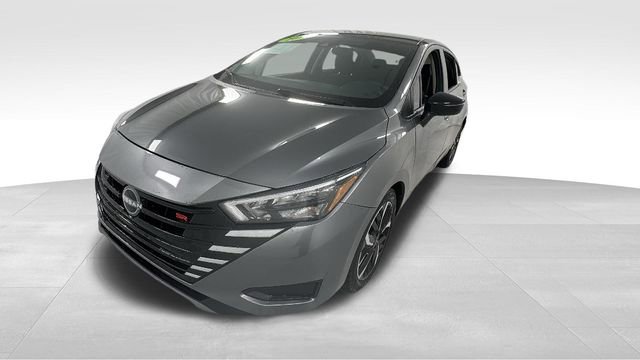 Used 2025 Nissan Versa SR image 7