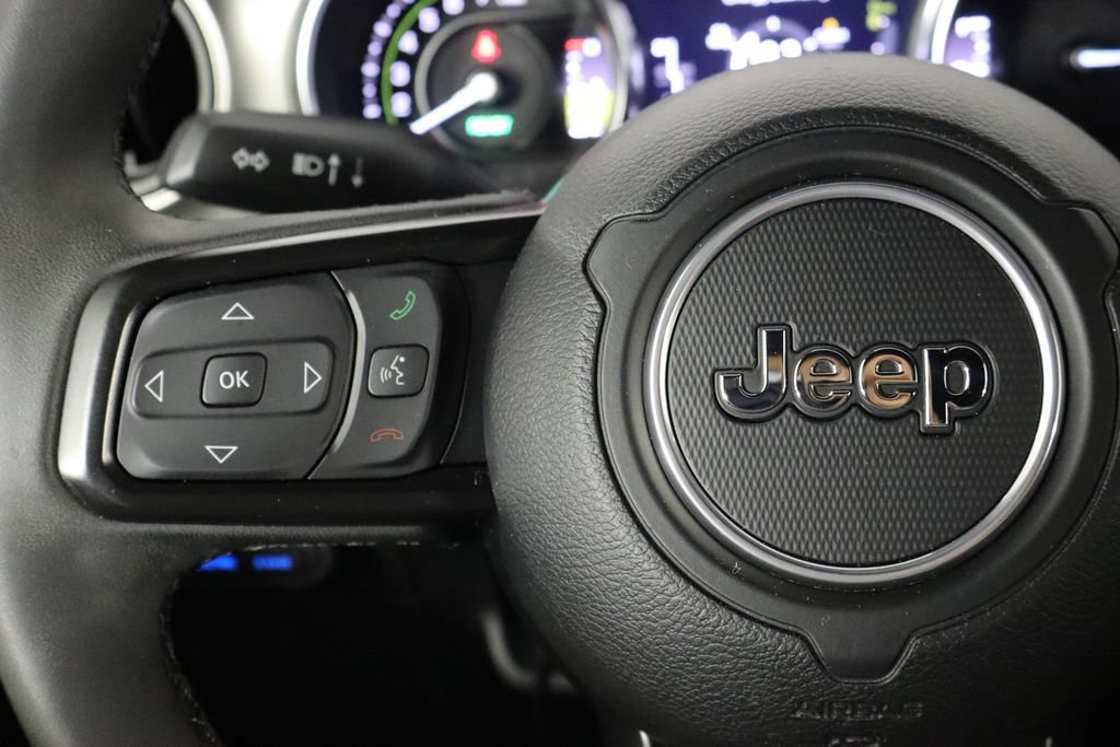 Used 2023 Jeep Wrangler Unlimited w/ Sun & Screen Package AWD/4WD image 8